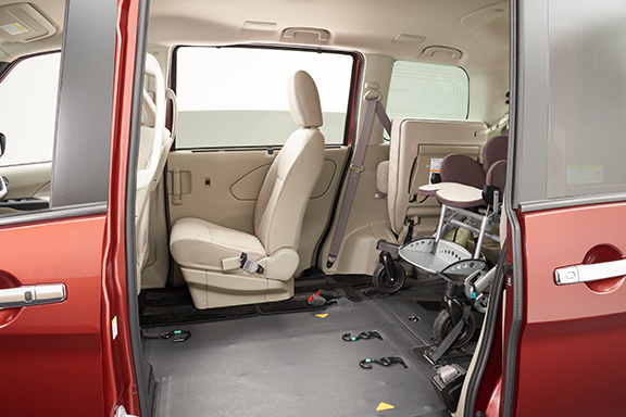 福祉車両 車いす仕様車 日産セレナチェアキャブスロープタイプ 装備 操作方法 寸法