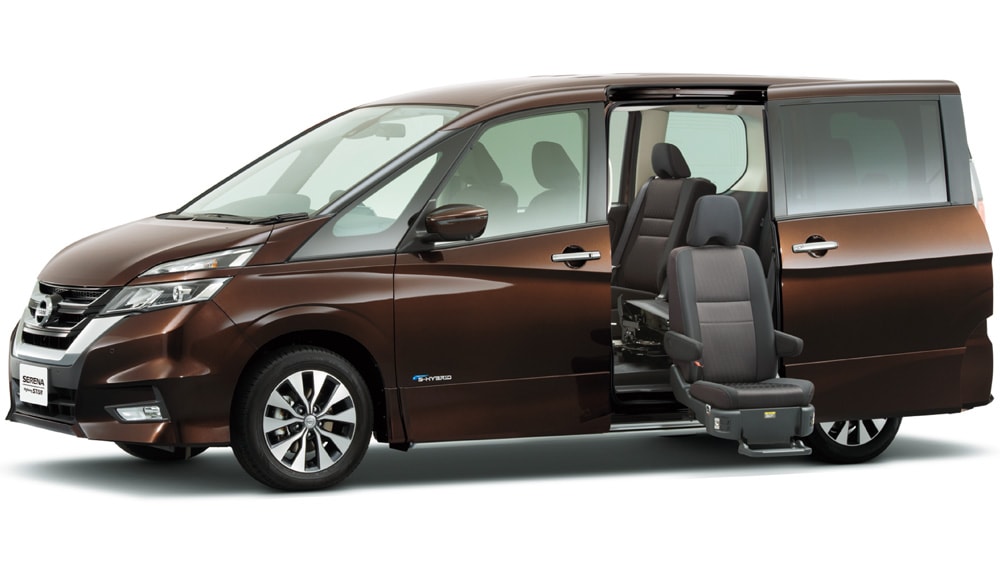 セレナ e-POWER ハイウェイスターV ステップタイプ。
